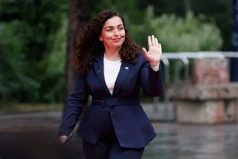 Mbi 700 punëtorë të RKT së pa paga  Osmani i shkruan Bashës   i fton partitë për kompromis