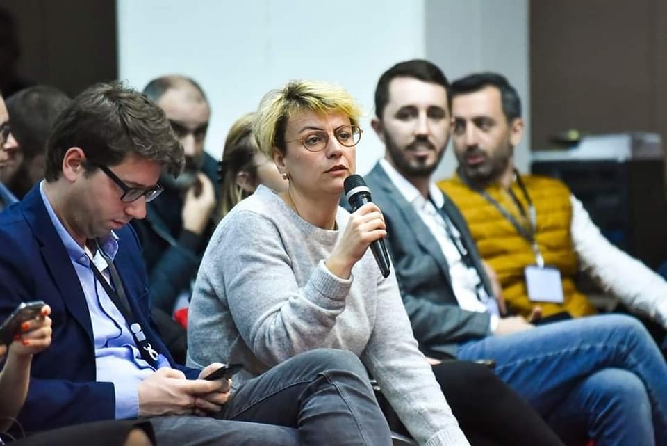 Dejona Mihali publikon video mesazhin e prindërve  Fitoni zgjedhjet  drejtojeni Kosovën sepse e keni me hak