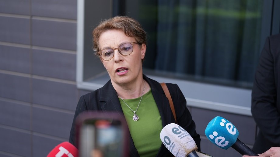 Donika Gërvalla  Jam habitur nga dekreti i Vjosa Osmanit  ishte i nxituar