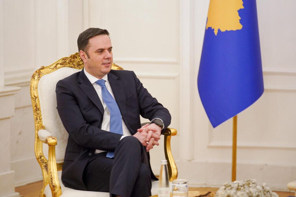 Seanca për presidentin  Abdixhiku  Show propagandues i vv së  nuk marrim pjesë