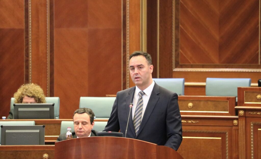 Lëvizja e VV së  Konjufca dhe Kollçaku tërhiqen nga kandidatura për president