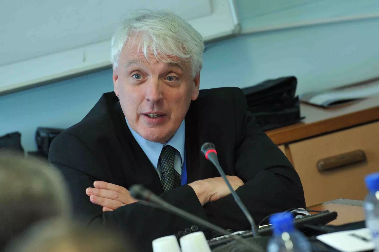 Jamie Shea  Tri palë zgjedhje në 18 muaj s janë shenjë e mirë