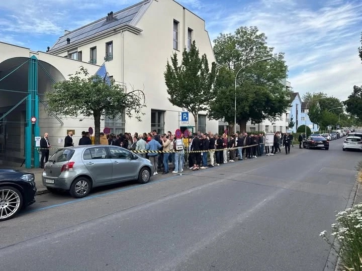 KQZ  Deri në orën 9 votuan 11 24  e votuesve në përfaqësi diplomatike