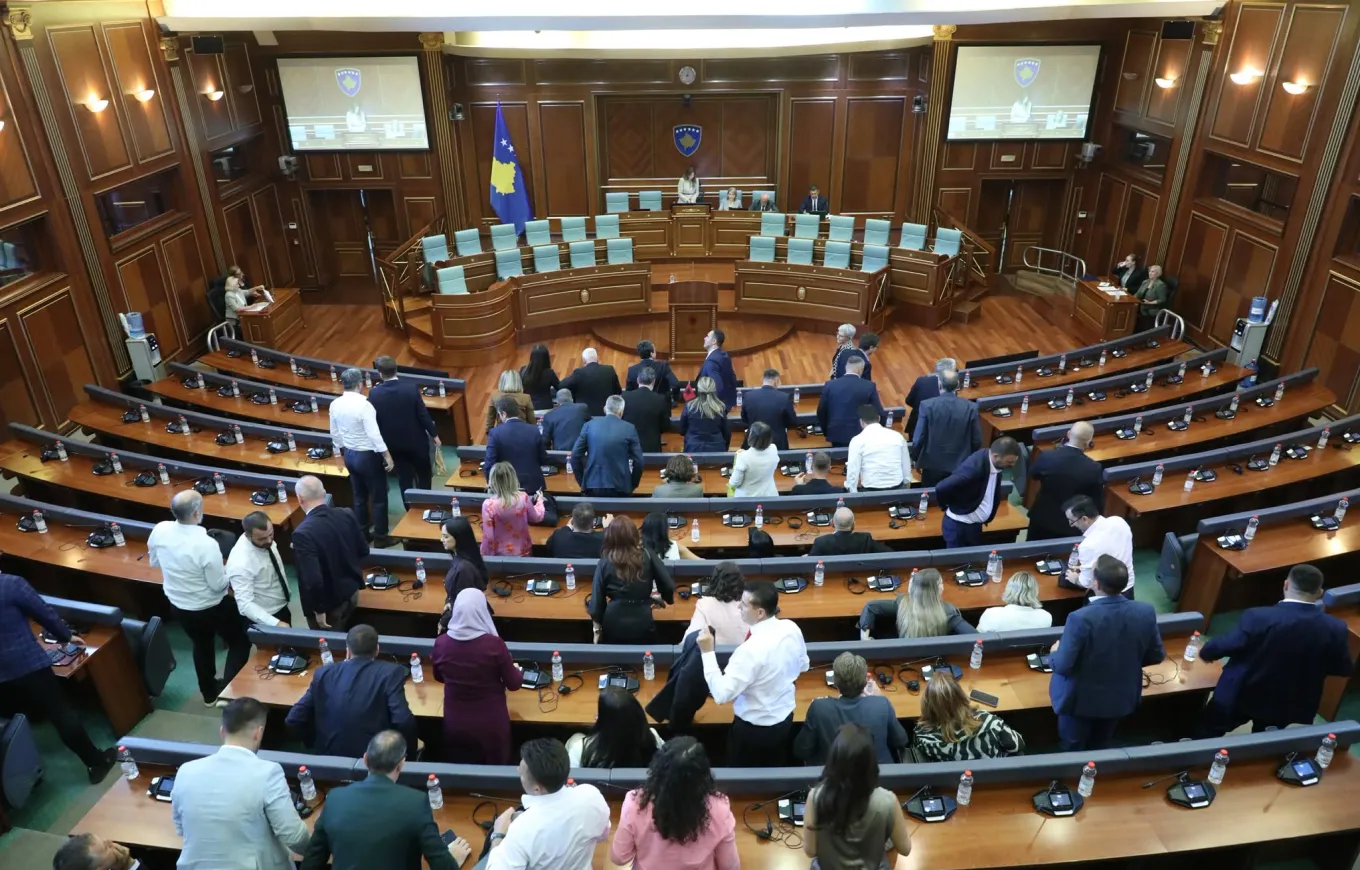 Sot vazhdon seanca nga ora 10 00  VV ja premton votimin e Çitakut dhe Shalës